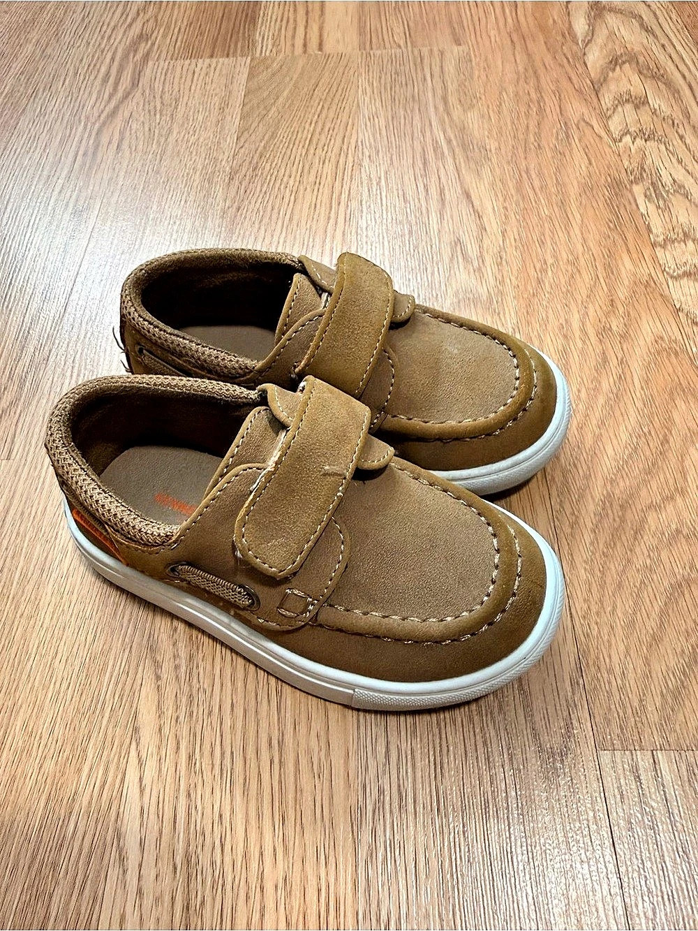 Kenneth Cole Kids Brown Sneakers